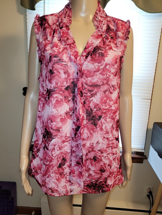 White House Black Market Tops - NWT-White House Black Market Sleeveless Pink Floral Ruffle V-Neck Top. XL